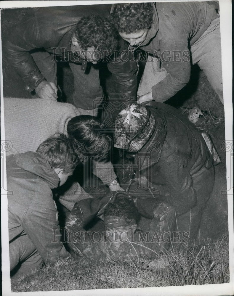 1961 Potholer Graham Shaw, Rescuers - Historic Images