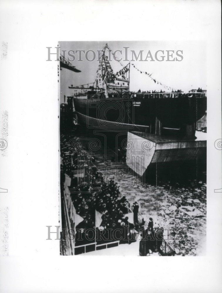 1957 Atomic ice-breaker &quot;Lenin&quot; launched in Leningrad - Historic Images