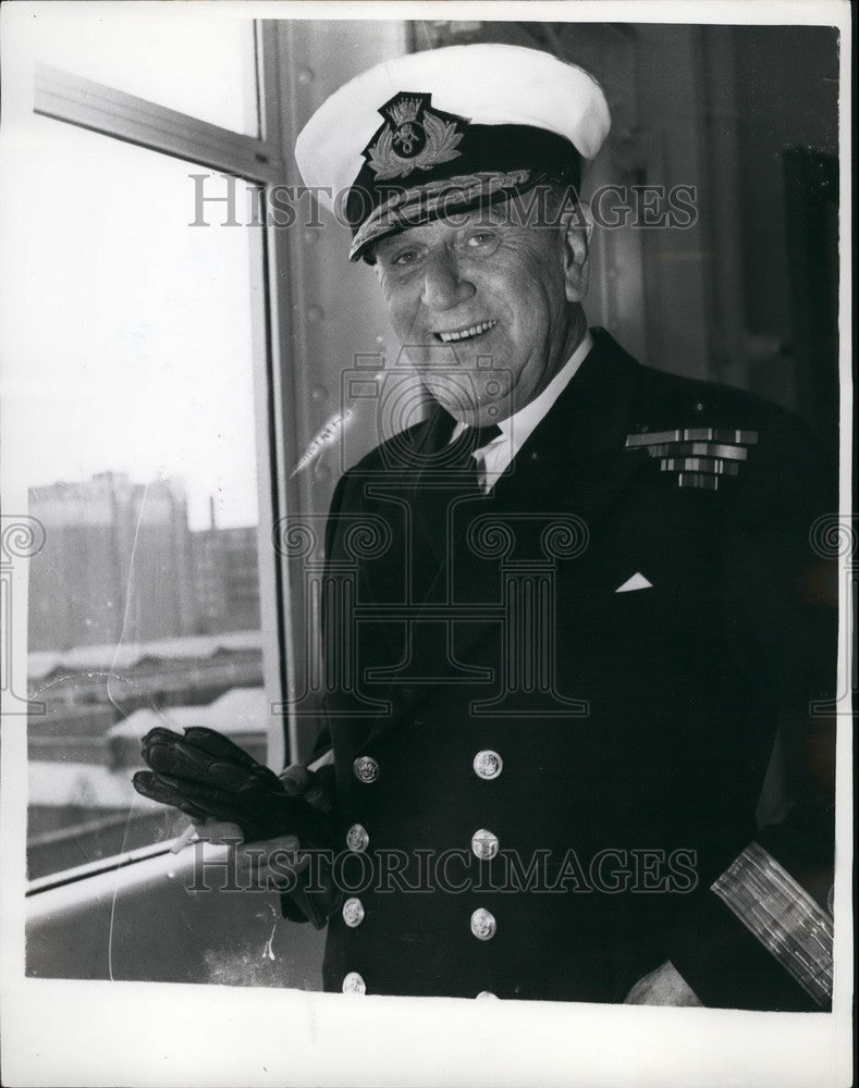 1960 Capt, George Mathew, C.B.E. Ship "Windsor Castle" - Historic Images