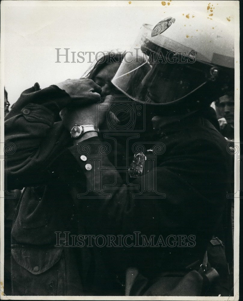 Press Photo Arrest, Algonquin Peace City - KSB42025 - Historic Images