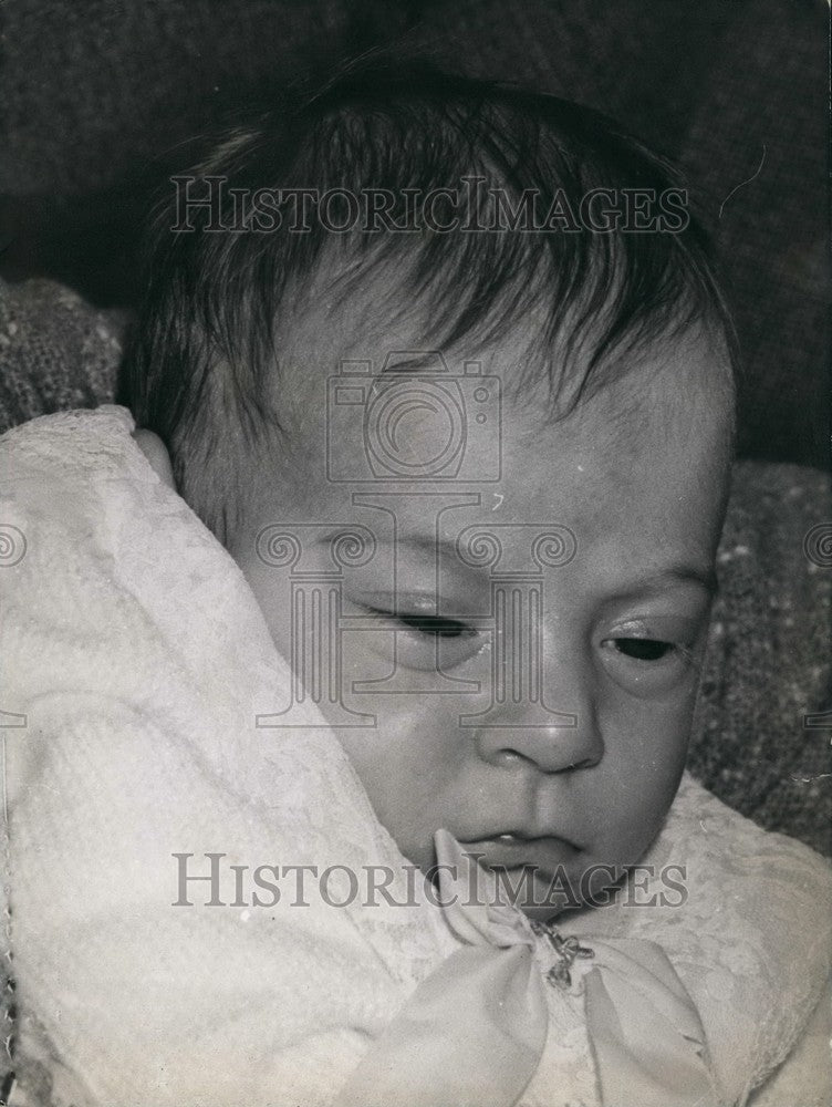 1967 Meet the 50 millionth "Frenchman" baby girl  - Historic Images