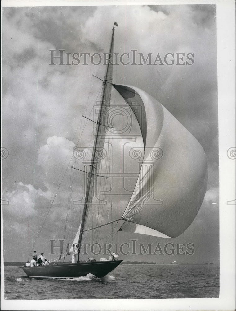 1960 Press Photo Vanity V, Cowes Yachting Week - Historic Images