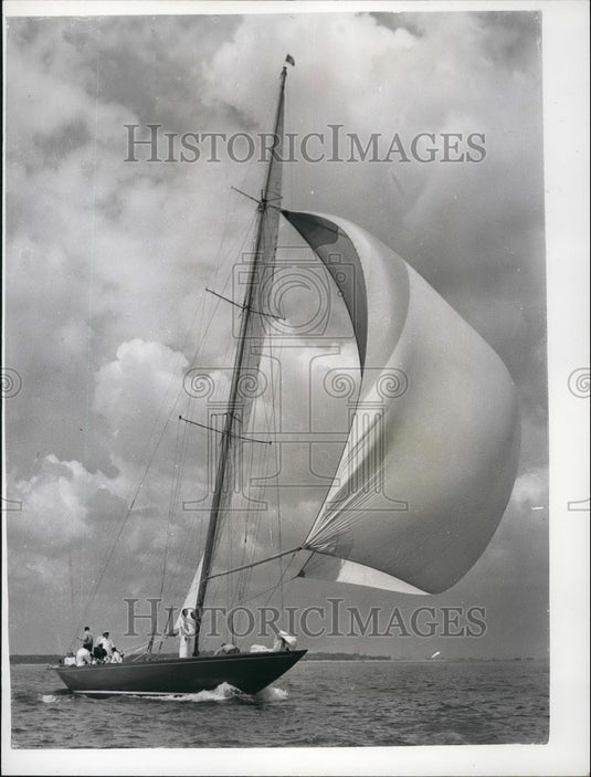 1960 Press Photo Vanity V, Cowes Yachting Week - Historic Images