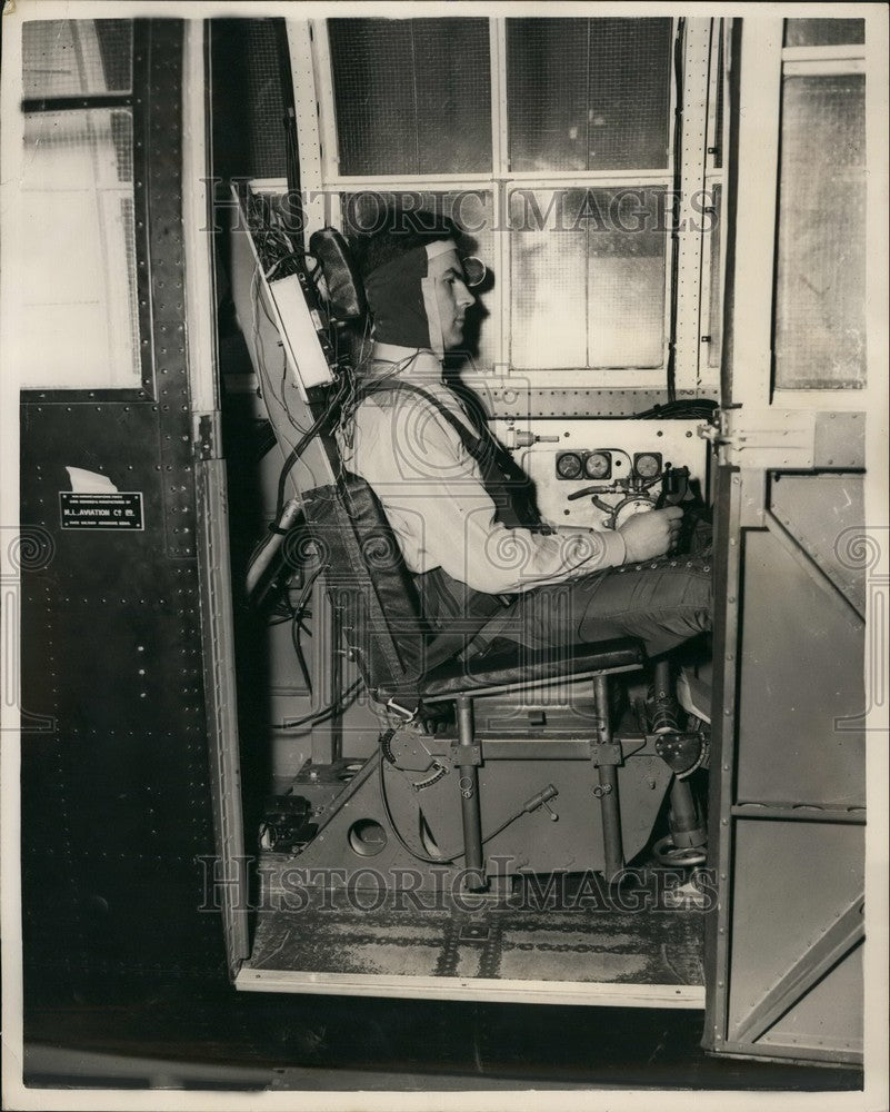 1955 Press Photo J. Fitzsimons Inside Europe Largest Centrifuge Cabin-Historic Images