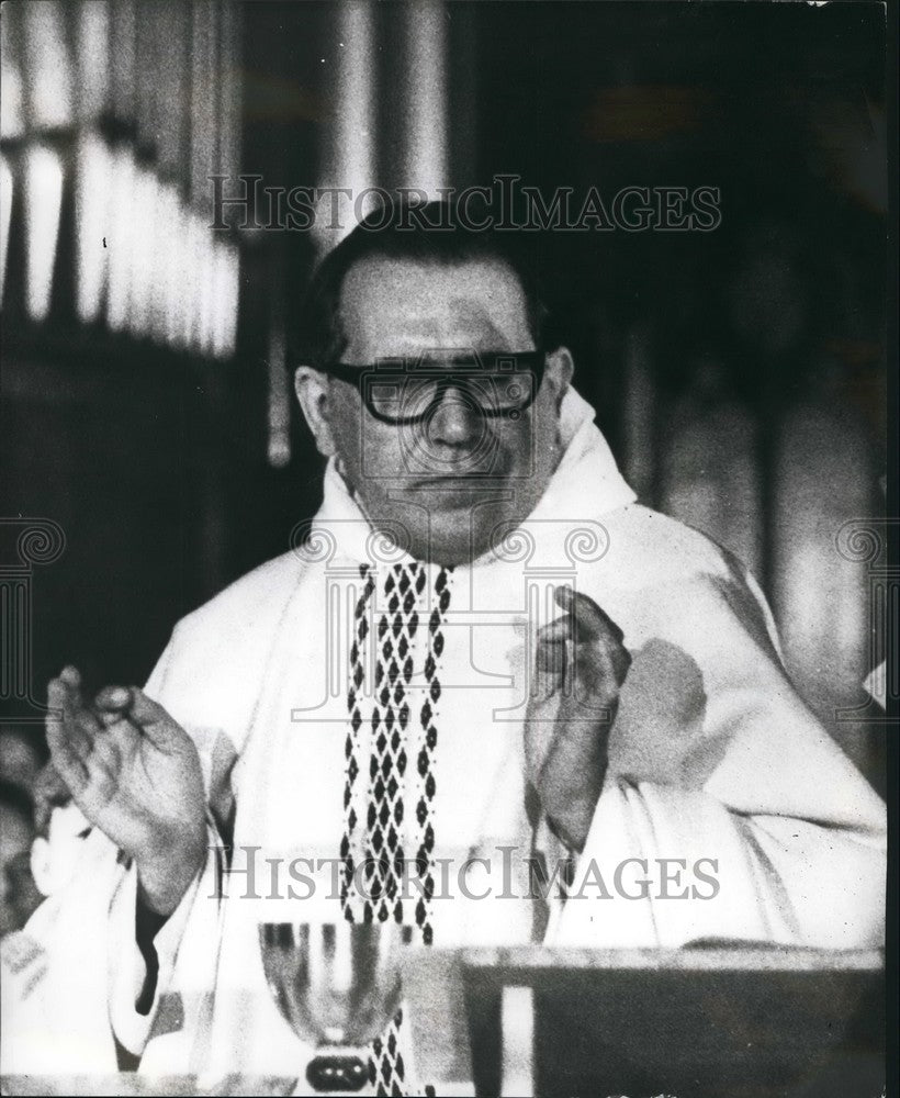 1969 Press Photo Father Damien Doulogne, Longest Surviving Heart Transplant-Historic Images