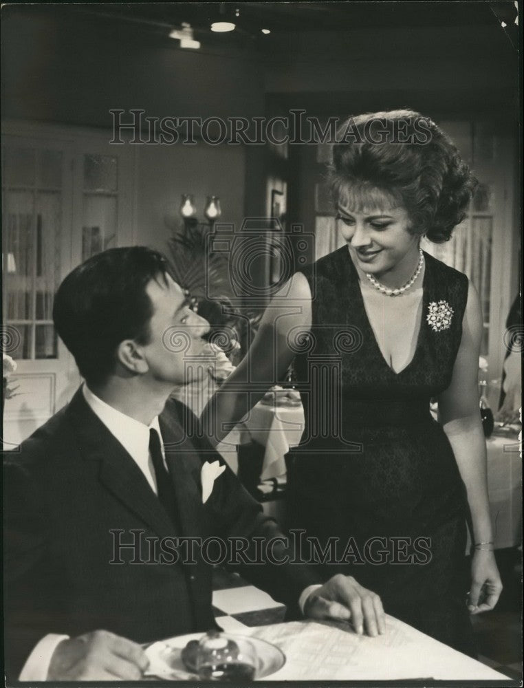 1963, "Un Monsieur bien" Stars Paul Meurisse and Sandra Milo - Historic Images
