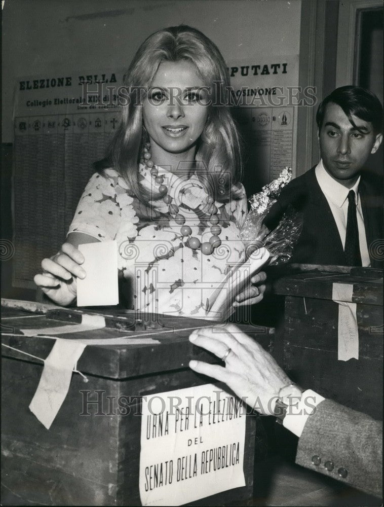 1968 Press Photo Italian Actress Sandra Milo - KSB42979 - Historic Images