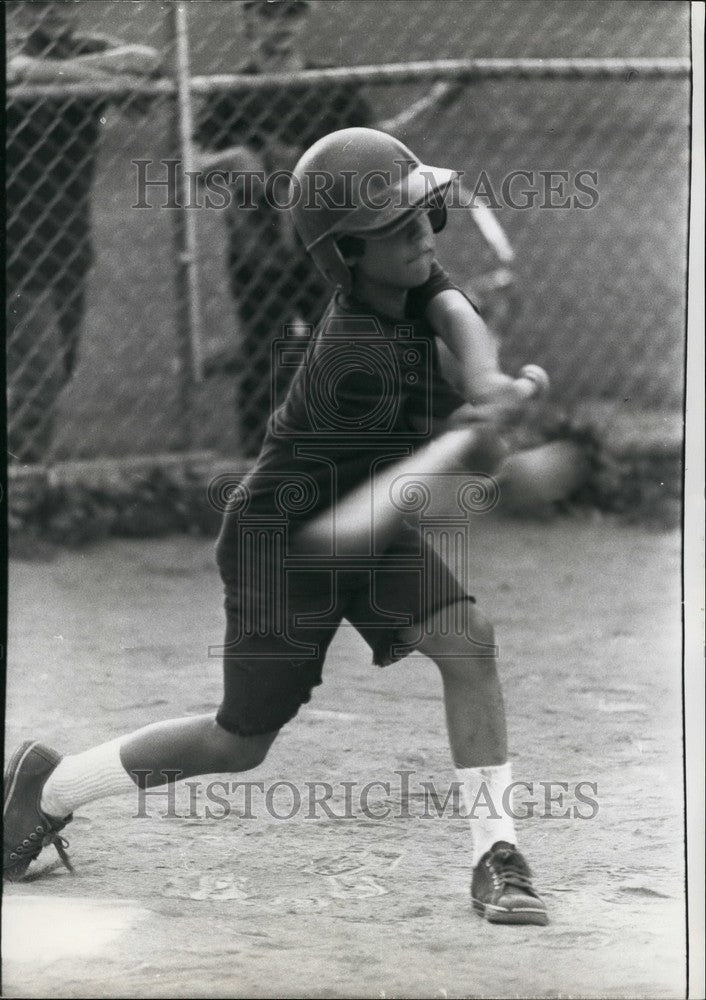 Press Photo Mickey Sanohey - Historic Images