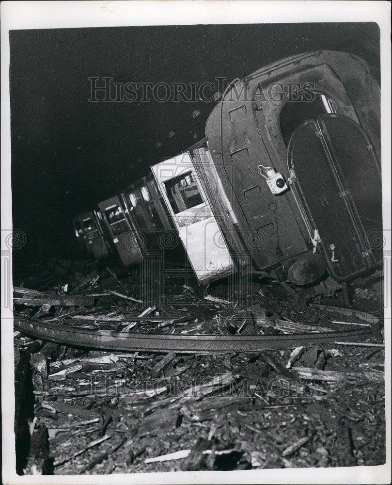 1959, Cup Final Express Train Derailed Outside Buckinghamshire - Historic Images