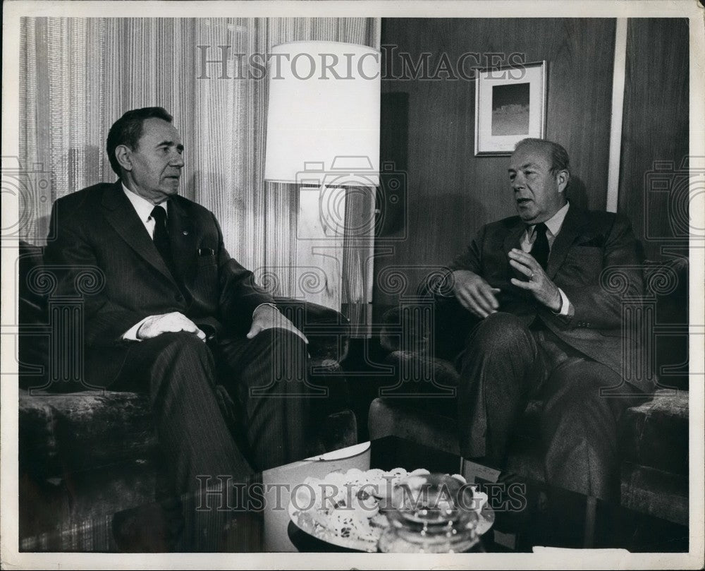 1982, US Sec of State George SchultzAndrei Gromyko - KSB43771 - Historic Images