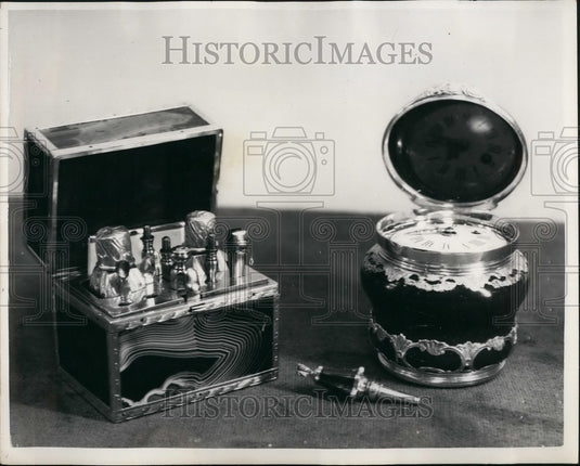 1954, "Necessarie" of Louis 16th period & Louis 15th Snuff Box Watch - Historic Images