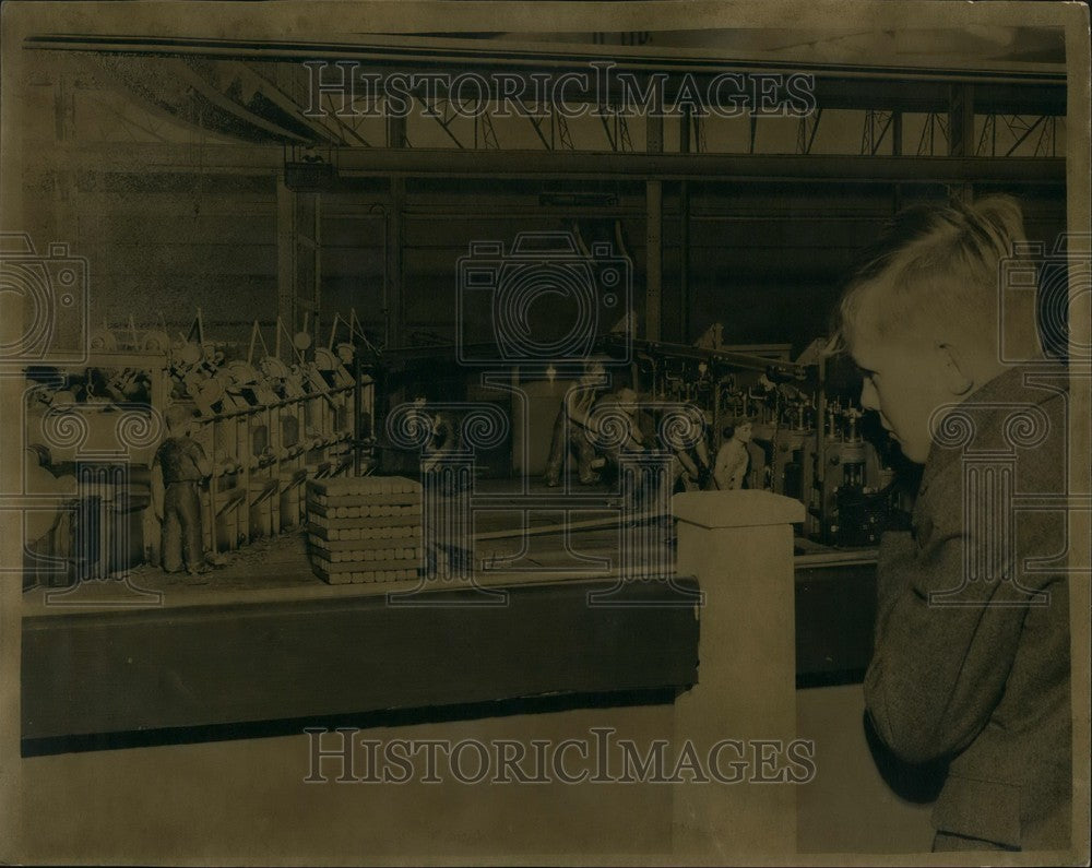 1952 Press Photo Rolling Machine on exhibit - KSB44097-Historic Images