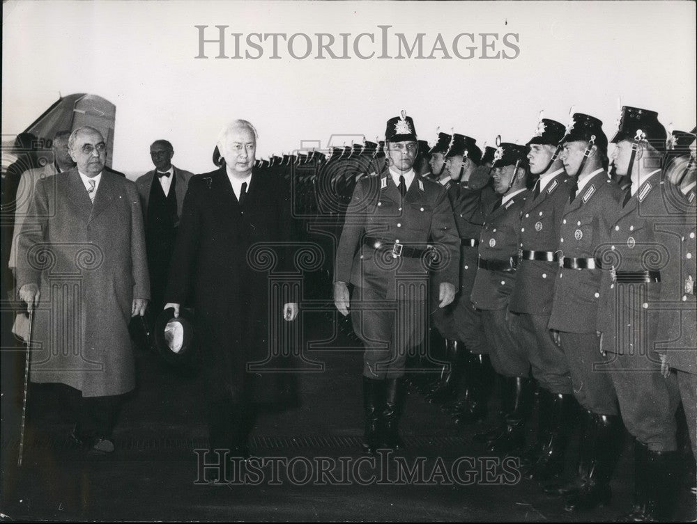 1953 Press Photo Federal President in Berlin - KSB44207-Historic Images