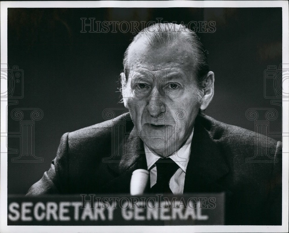 1979 Kurt Waldheim UN news conf - Historic Images