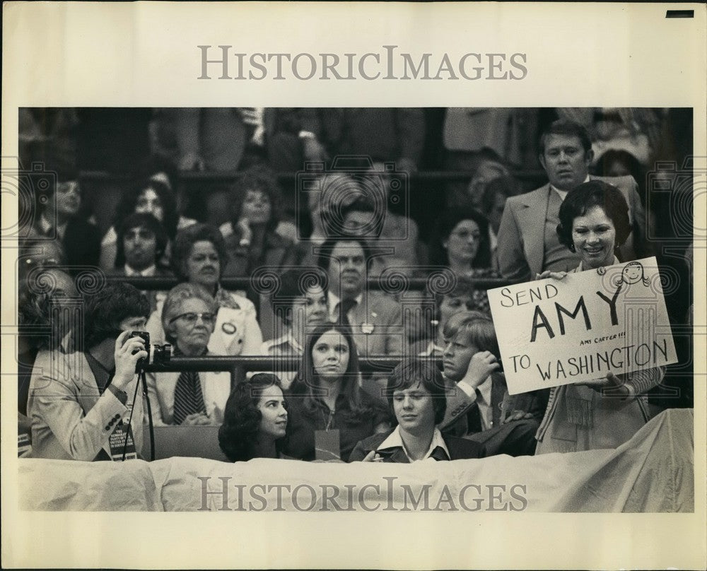 1976, Jimmy Carter's photographer son at the Natl Dem Party conv - Historic Images