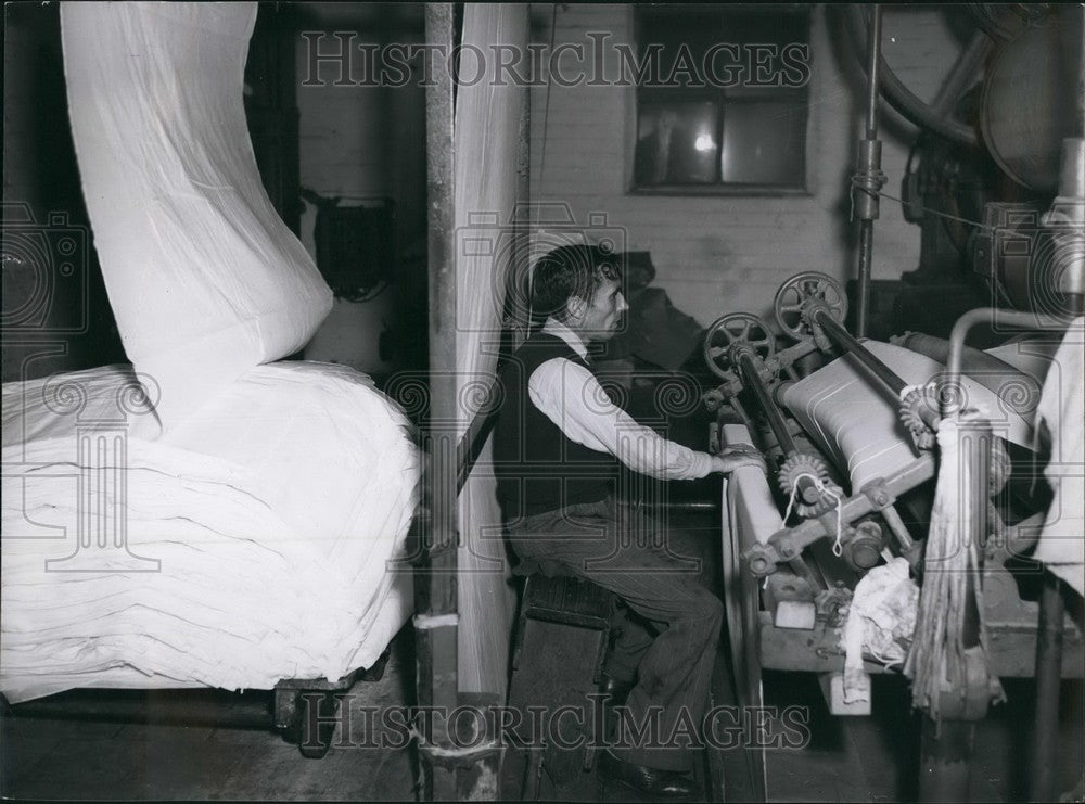 Press Photo Whiteboy Bleaching Co. Belfast - KSB44965 - Historic Images