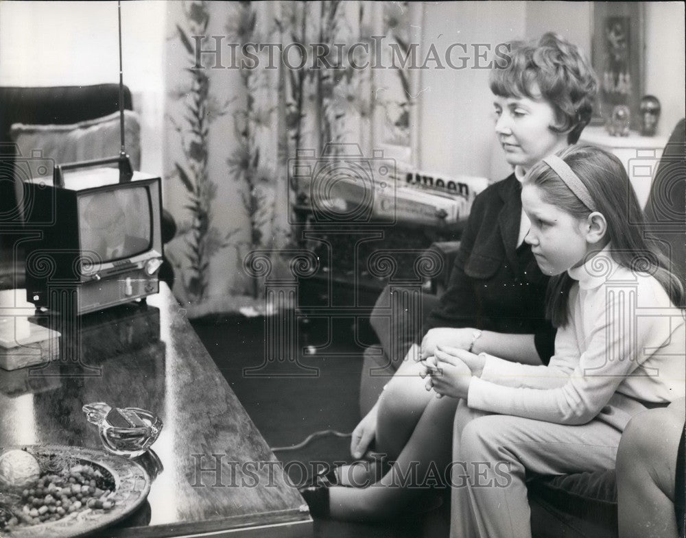 1968 Mr. Donald Ross Famly Member of 1st Heart Transplant in Britain - Historic Images