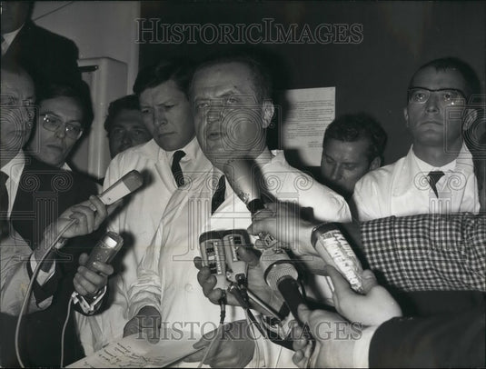 Press Photo French Doctors Perform 1st Heart Transplant - KSB45059 - Historic Images