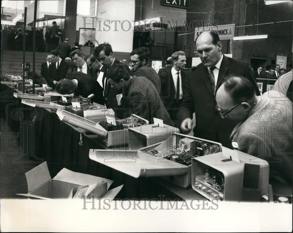 1968 Press Photo International Radio Engineering and Communications Exhibition-Historic Images