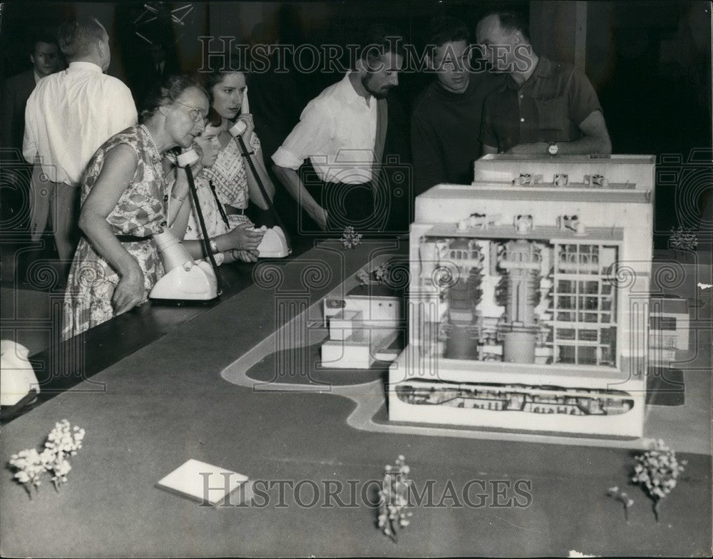 1958 Geneva Atomic Exhibition. British Model of Plant For Italy - Historic Images