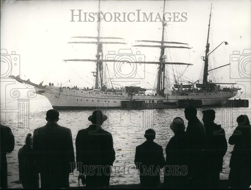 1958 "Gorch Fock" At Home Harbour Kiel Ofter Voyage From Hamburg - Historic Images