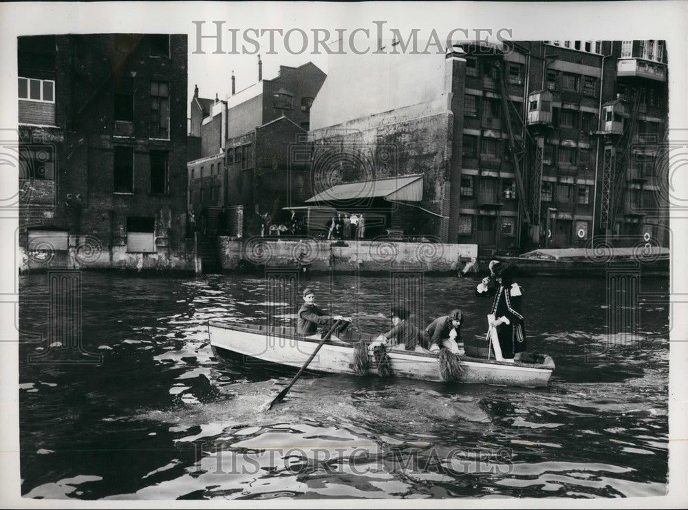 1959 Sir Christopher Wren Party boating - Historic Images