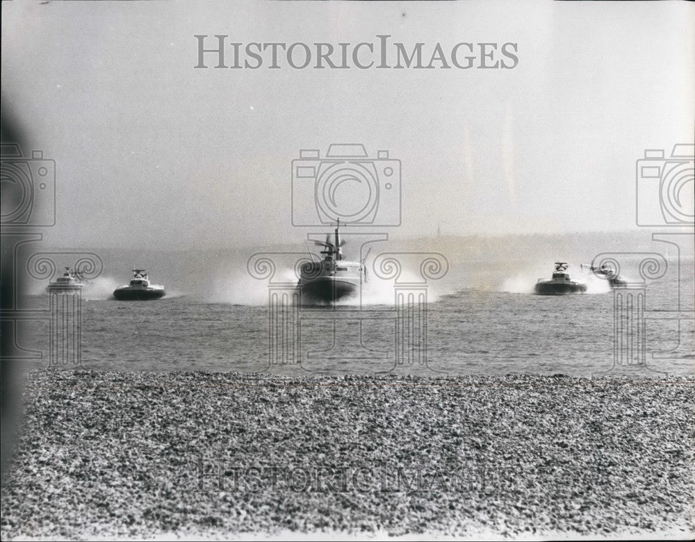 1966 Britain&#39;s Hovercraft shop window exhibition - Historic Images