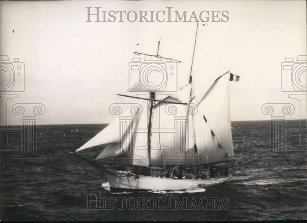 1958 The French ship "Belle Poole" at high seas - Historic Images