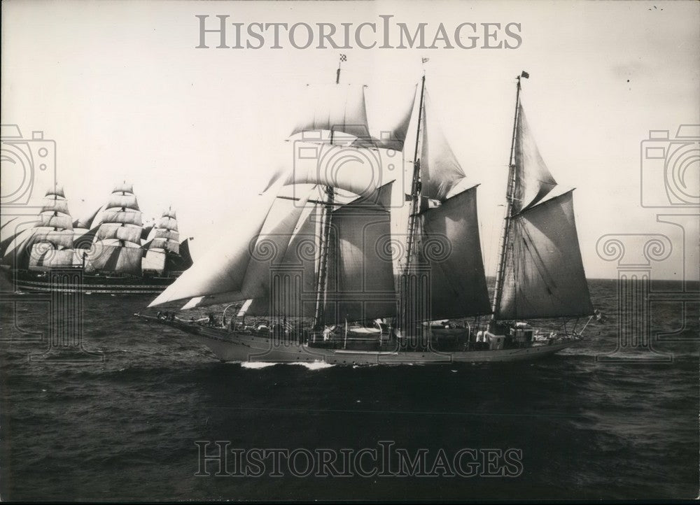 1958 Norwegian Schoolship &quot;Christian Radich&quot;&amp;&quot;Amerigo Vespucci &quot; - Historic Images