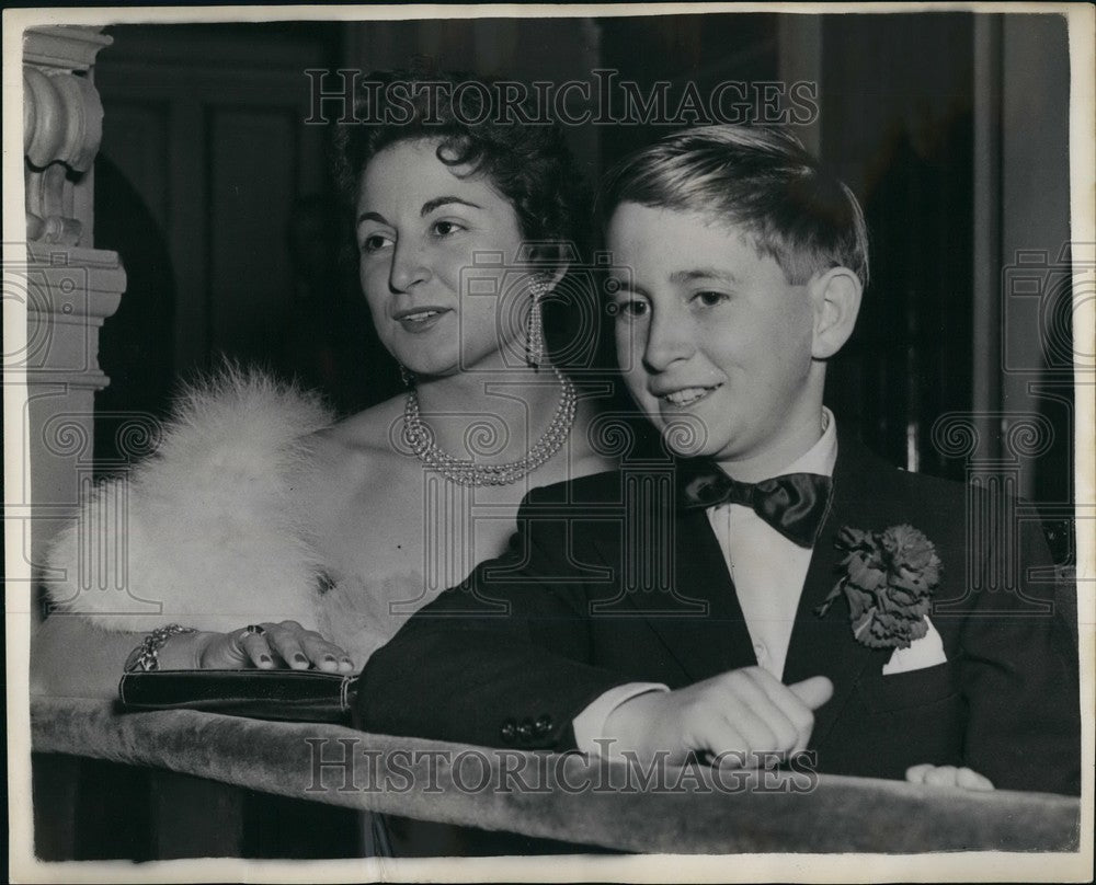 1954 Ingrid Bergman in  London Debut in &quot;Joan of Arc at the Stake&quot; - Historic Images