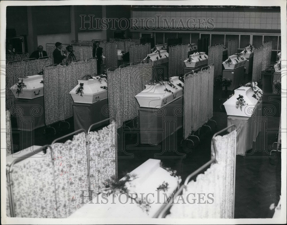 1961 Norwegian Air Disaster Schoolboy Victims Coffins Lined Up - Historic Images