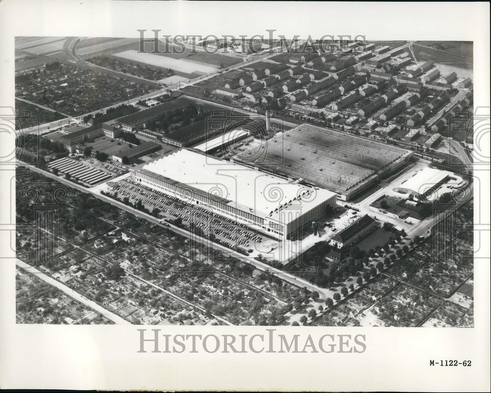 Press Photo Aerial View Brunswick Plant Volkswagen Vehicles Assemblies - Historic Images