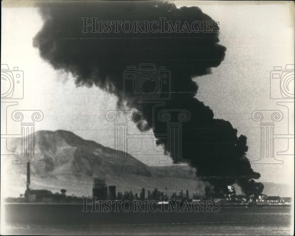 1968 Suez Oil Refineries On Fire After Israeli Shelling - Historic Images