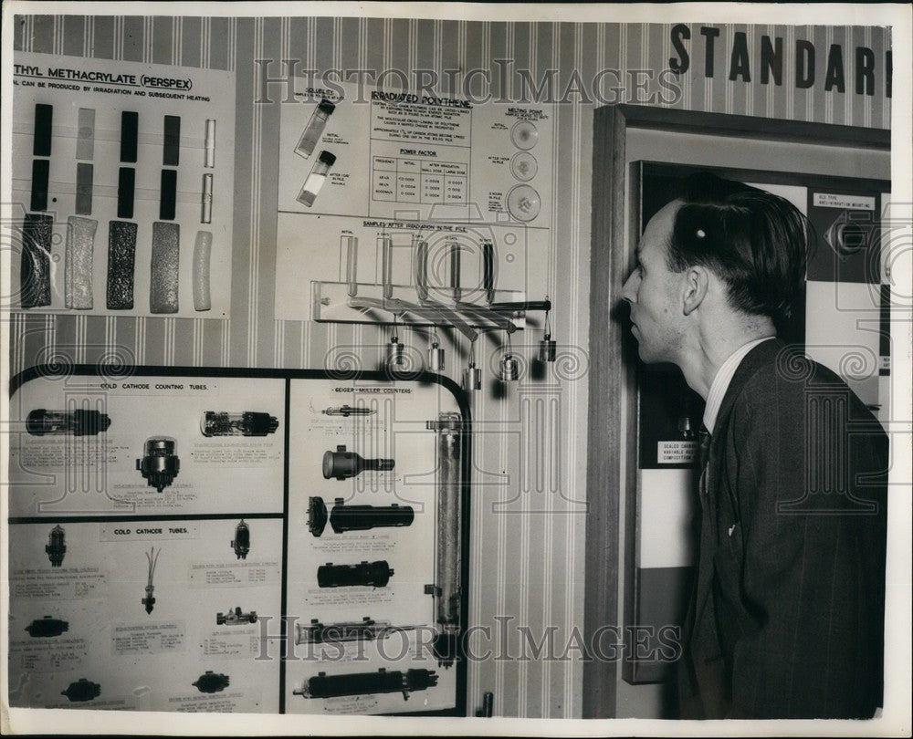 1953 "Cooked" plastics from atom pile at Harwell  - Historic Images