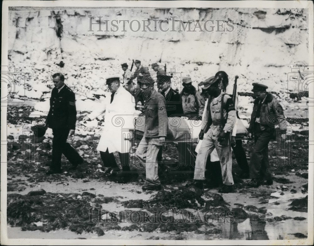 1955, Police and armed soldiers carry gunman away at USAF base beach - Historic Images