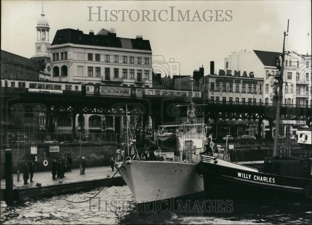 1962 Enugu" from Nigeria riding at ancho - Historic Images