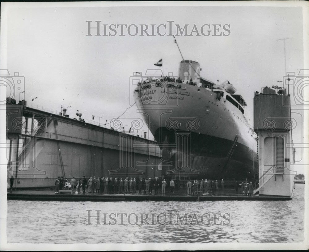 1961 President Nasser Inaugurates New U.A.R. Ship "Suez Canal" - Historic Images