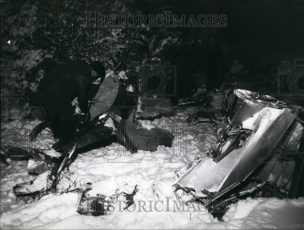 1958 Press Photo Crashed Canberra Bomber Found Silberborn Hochsolling - Historic Images