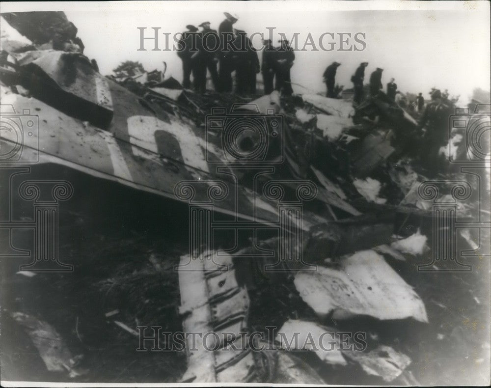 1968 48 die in British Holiday Plane Crash - Historic Images