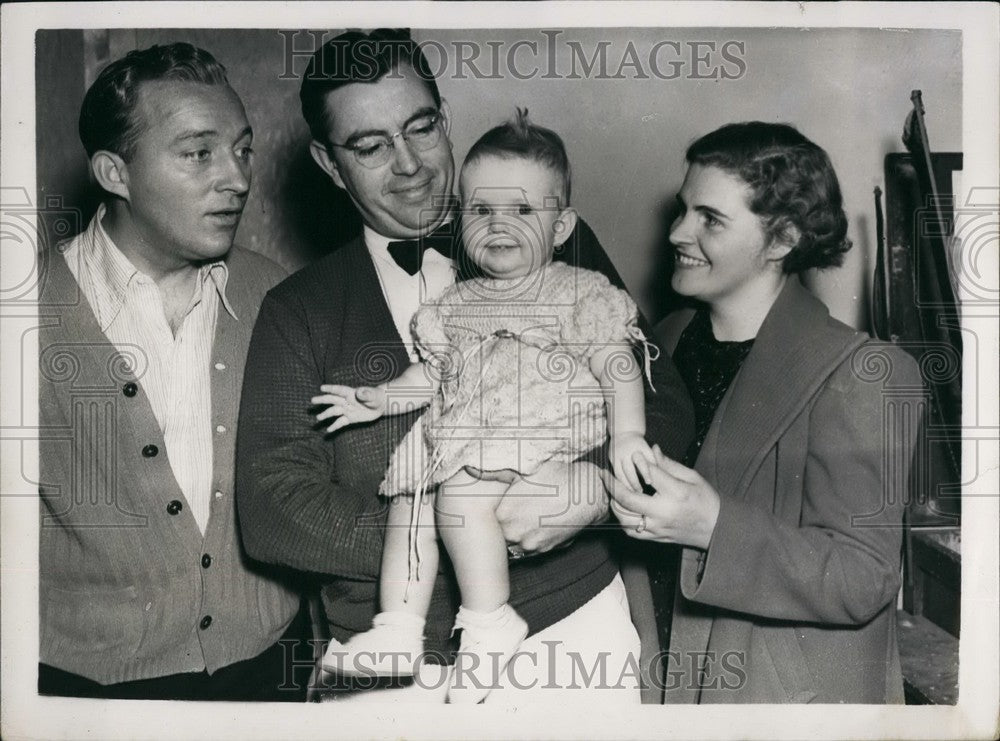 Press Photo East Side Of  Heaven Cast Mr &amp; Mrs. Herwille And Bing Crosby - Historic Images