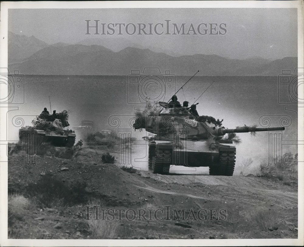 Press Photo Marine Amphibious Battalion of Tanks - Historic Images