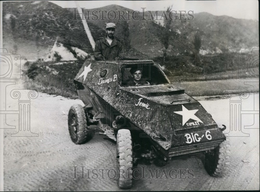 Press Photo Russian Made Armoured Car Captured by UN Forces in Korea - Historic Images