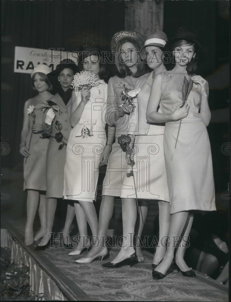 Press Photo fashions inspired by the Zodiac - KSB47401-Historic Images