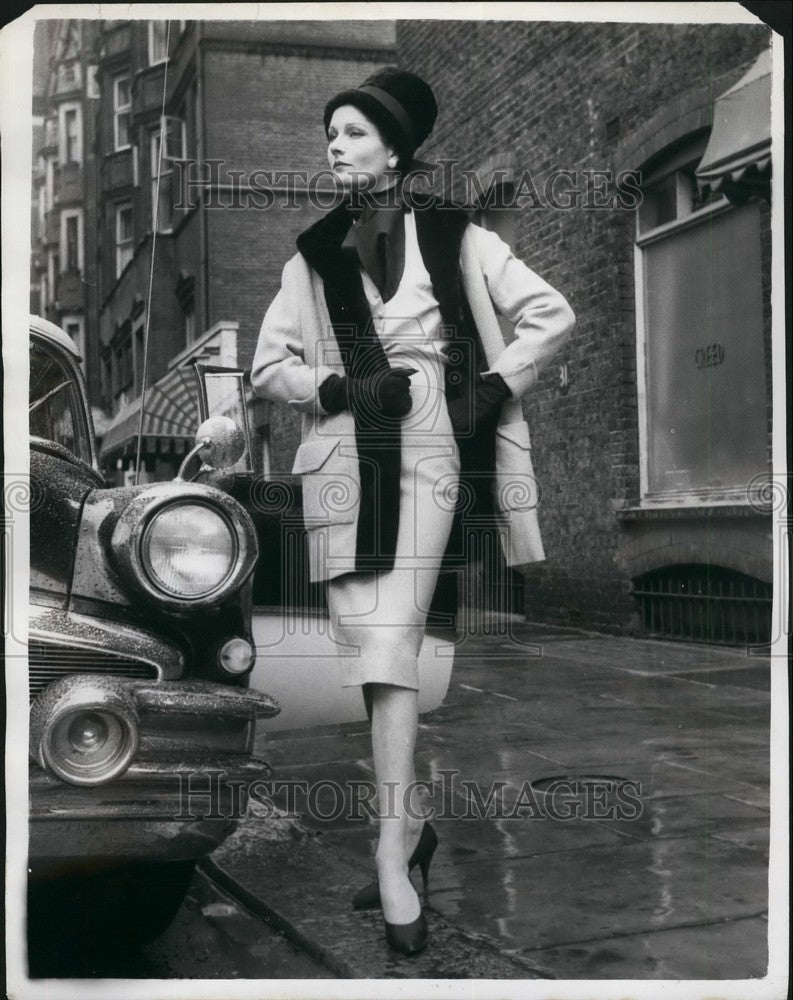 Press Photo Charles Autumn Collection Suit in Grey Wool - KSB47513 - Historic Images