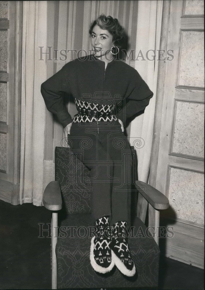 1953 Press Photo Parisian Fashion, Winter, Andre Ledoun - Historic Images