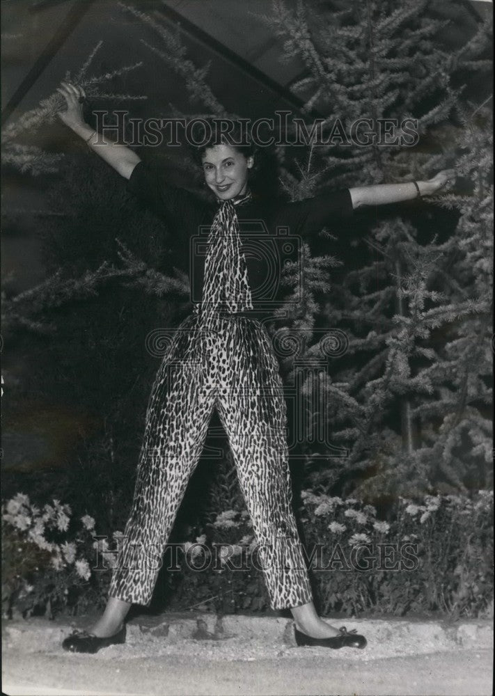 1953 Henry Curs Fashion, Flowers and Fruit Show  - Historic Images