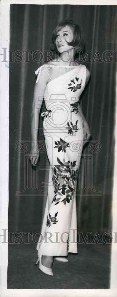 Woman Modeling Ronald Paterson Spring Evening Dress London Show - Historic Images