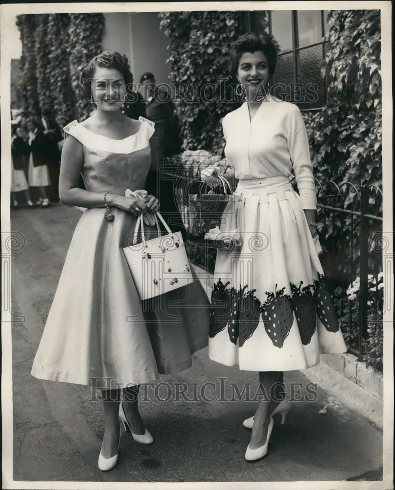 1954 Press Photo Dolly Seixas, Shauna Trabert, Wimbledon - KSB47689 - Historic Images