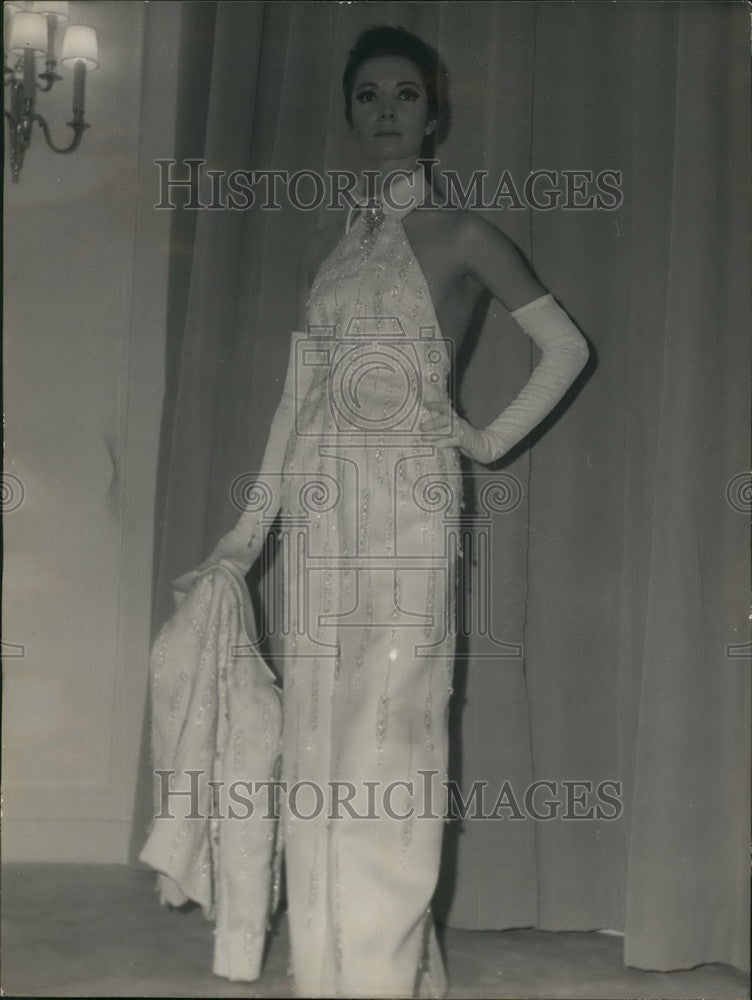 Press Photo Woman Modeling Jacques Launay Collection Evening Dress Paris - Historic Images