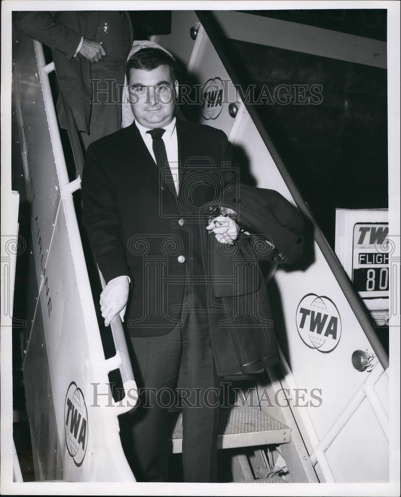 Press Photo Pierre Salinger Press Secretary President Kennedy Arrives Paris - Historic Images